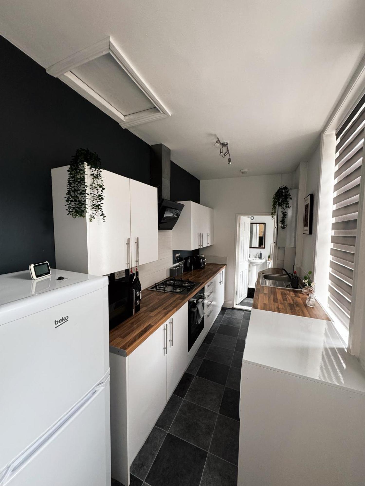 A&A Luxury Stay Rosedale St - Chic, Modern, City Centre, Neon Decor ซันเดอร์แลนด์ ภายนอก รูปภาพ